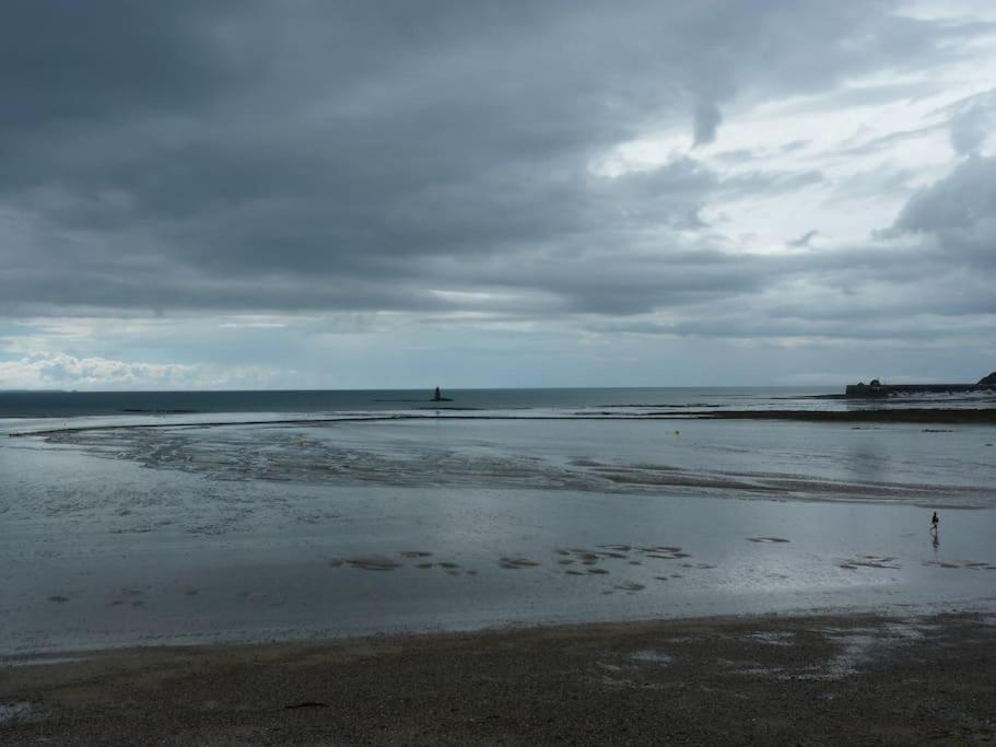 Studio Avec Vue Sur Mer A Granville. Plage A 3 Min Luaran gambar